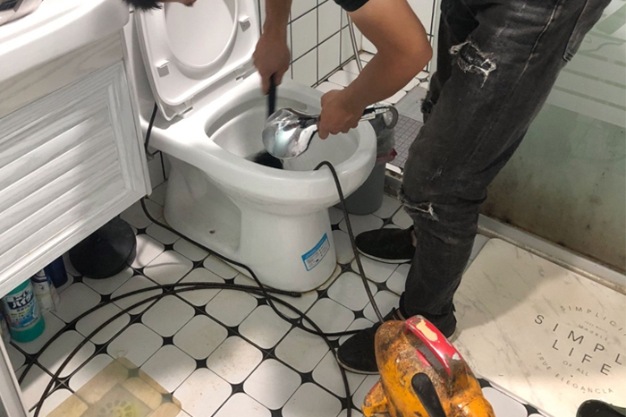 毛阳镇马桶堵塞自己疏通还是找师傅?专业上门服务让你省时更省心